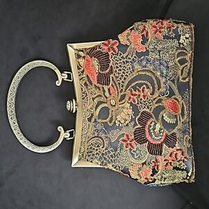 Unbranded Vintage Beaded Handbag with Detachable Antique Gold chain